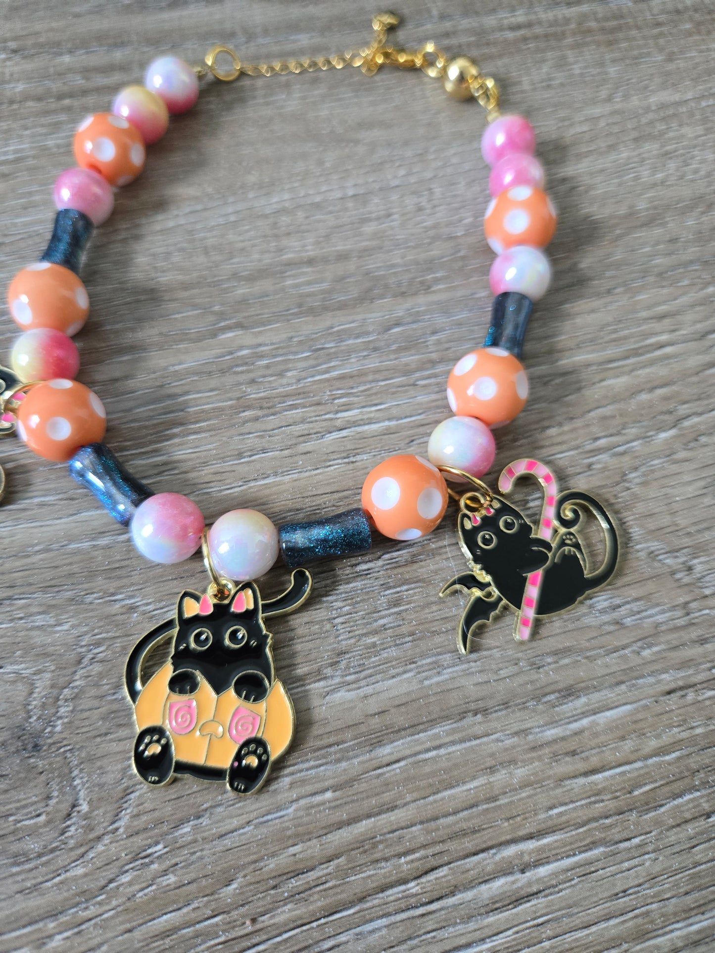 La Chat Sucrée (“The Sweet Cat”) Pet Necklace