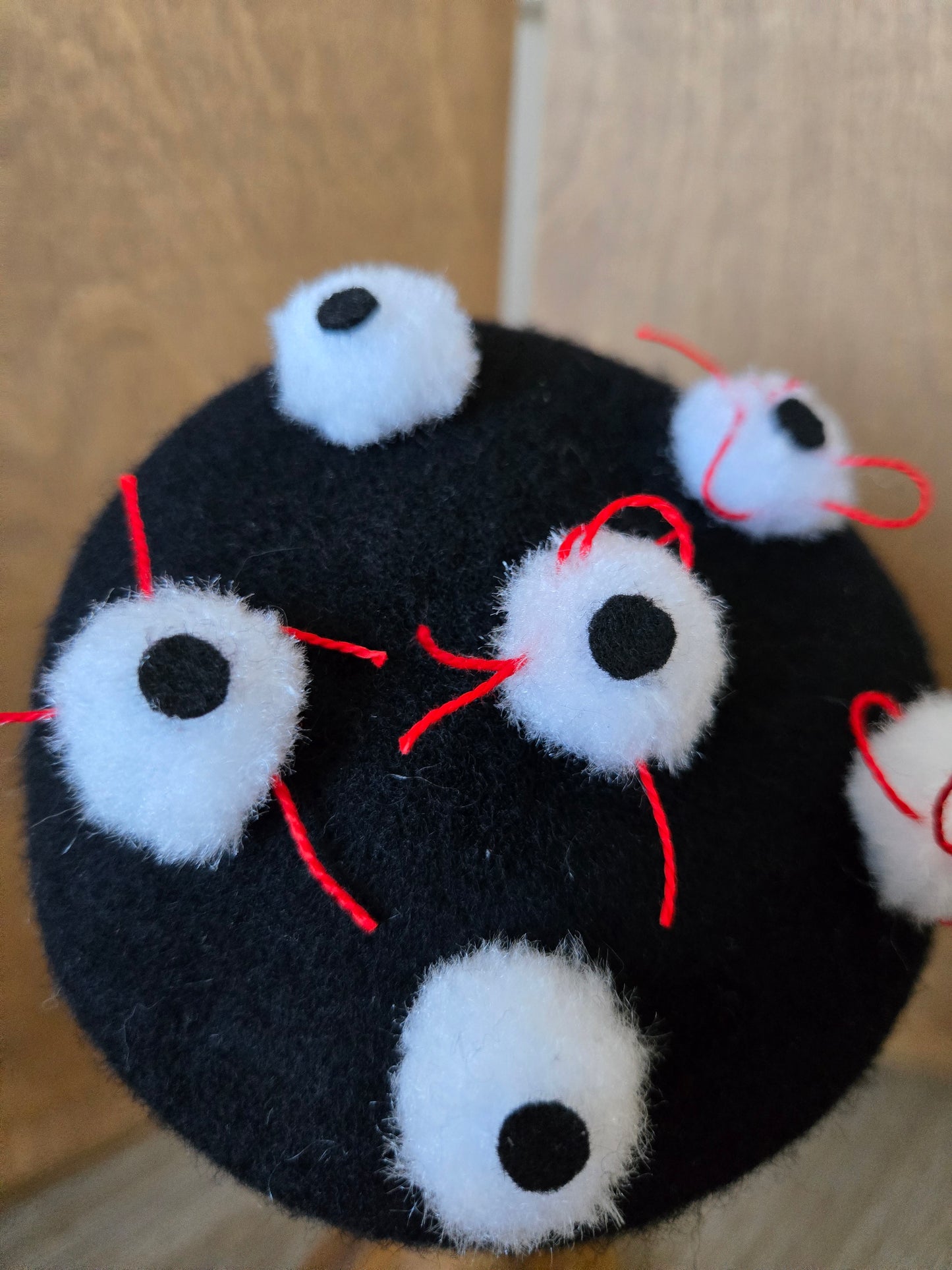 Le Étrange Pet Beret
