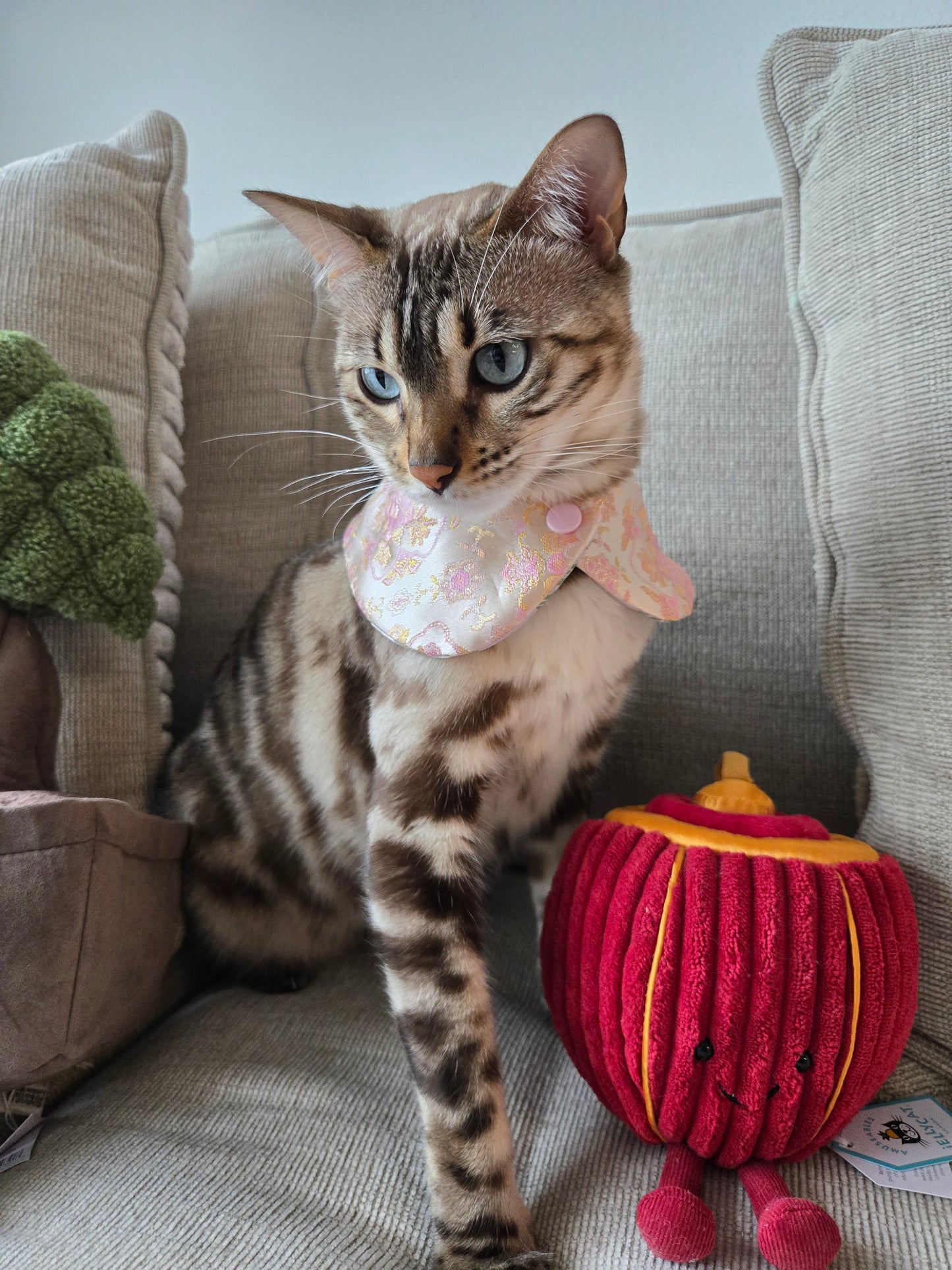 Hare in Bloom Silk Pet Bandana (4-way wear)