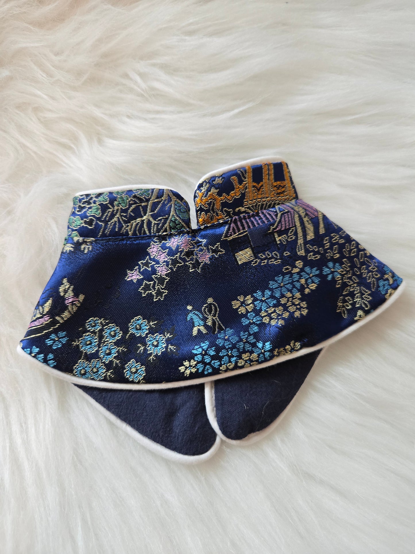 Auspicious Knot Pet Bandana (Blue)