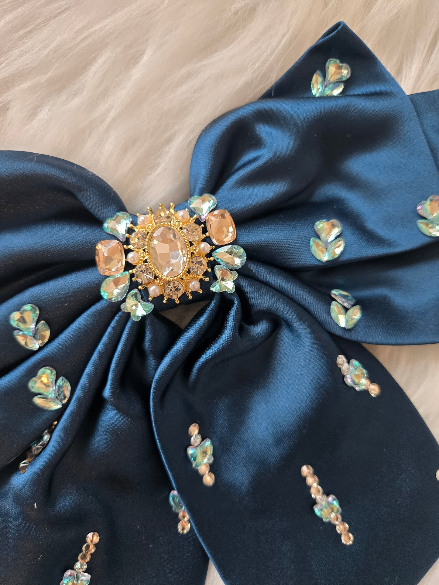 L’Opéra Satin Bow (En Couture collection)