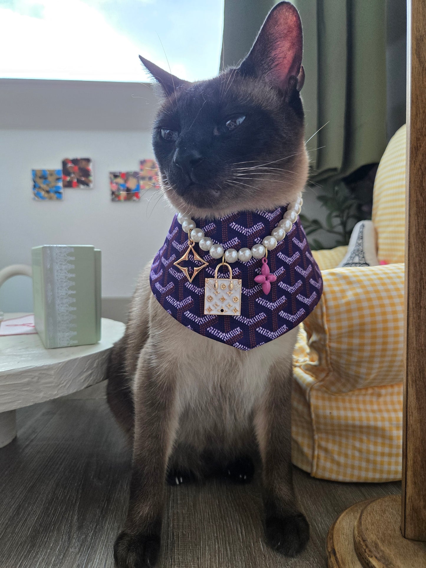 Louis Meowton White Pet Necklace
