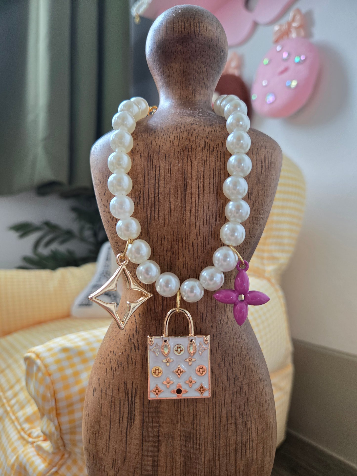 Louis Meowton White Pet Necklace