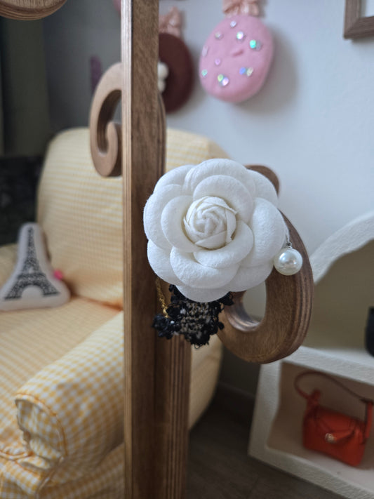 La Camélia Pet Necklace