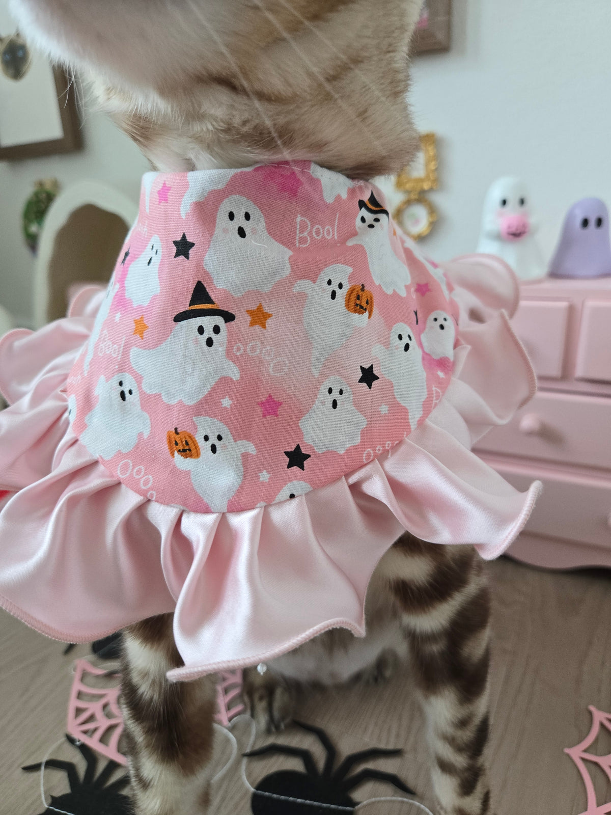 Creme Boo-lée Pet Bandana (reversible 4-way wear)