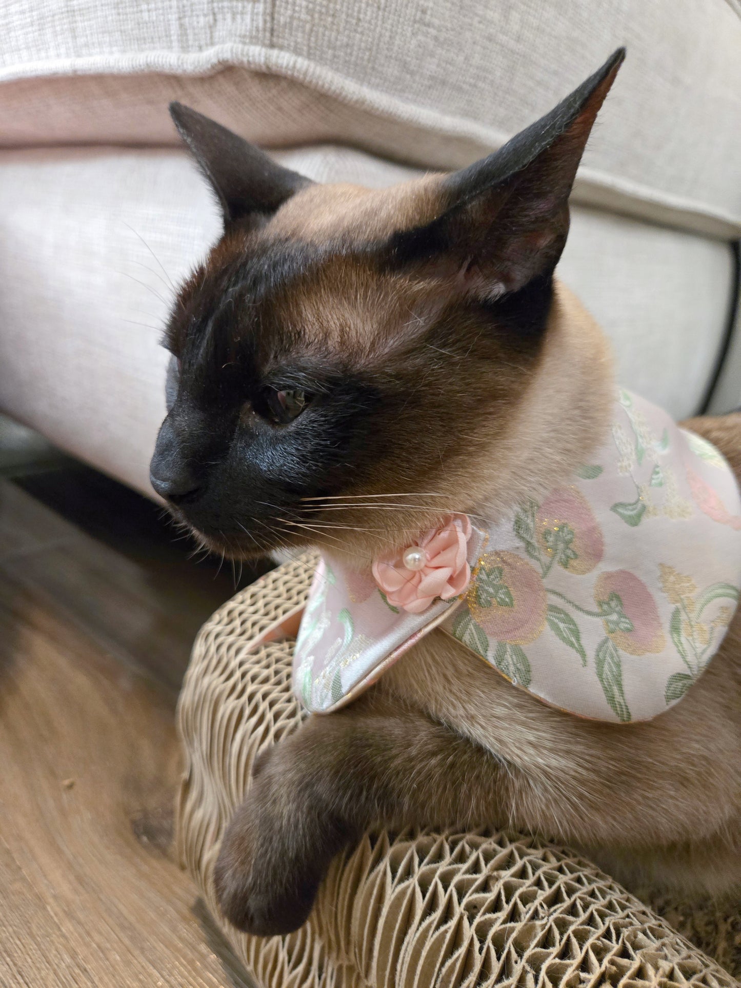 Hare in Bloom Silk Pet Bandana (4-way wear)